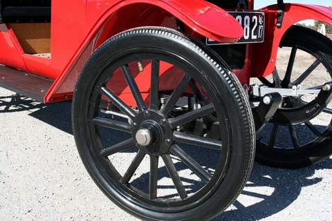 Right Front Wheel Side View
